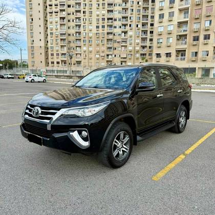 TOYOTA HILUX SW4 2.7 SRV 7 LUGARES 4X2 16V FLEX 4P AUTOMÁTICO TOYOTA HILUX SW4 2.7 SRV 7 LUGARES 4X2 16V FLEX 4P AUTOMÁTICO